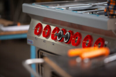 How do we manufacture our devices? Discover Kromet's machine park.