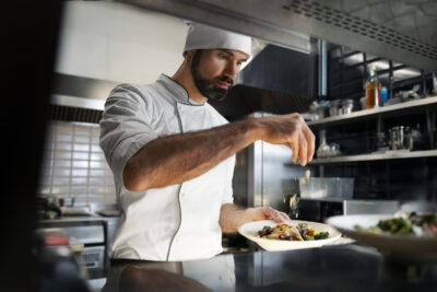 Basic equipment for small catering establishments – what do you need to know?