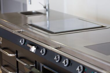 Order a comprehensive kitchen design from Kromet. Discover our service.