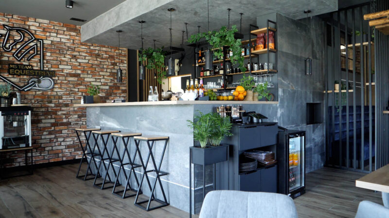 Kromet realizacja Black Horse Bar & Grill w Myślinowie